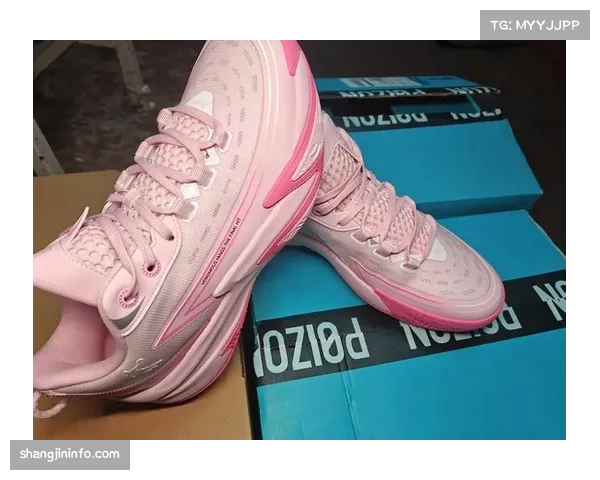 运动品牌发布新款球鞋,声称其设计有助于球员在转换中快速变向 运动品牌发布新款球鞋,声称其设计有助于球员在转换中快速变向